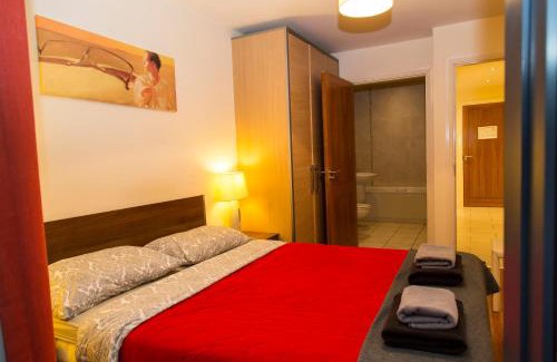 Inchicore Apartment | Exceptional 3 Bedroom Apartment with Parking in the City