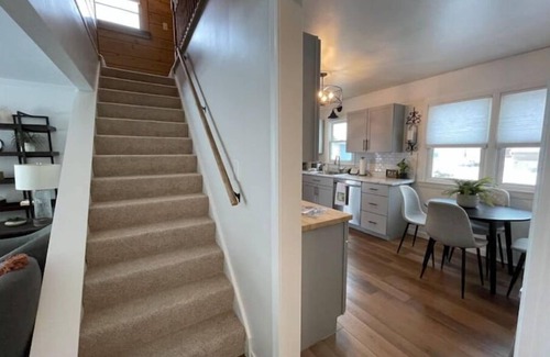 Austin House | Cozy Retreat with Exceptional 10/10 Guest Ratings!
