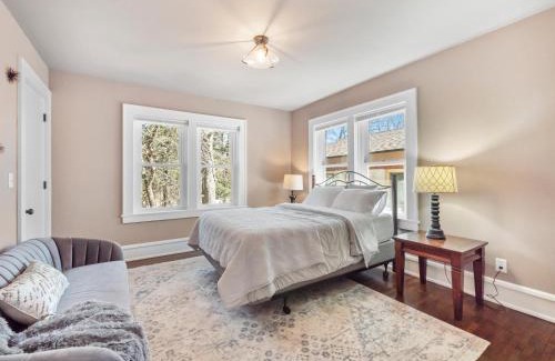 Waupaca House | Family-Friendly Holiday Homes in Waupaca, WI - Guest Rated 9.4