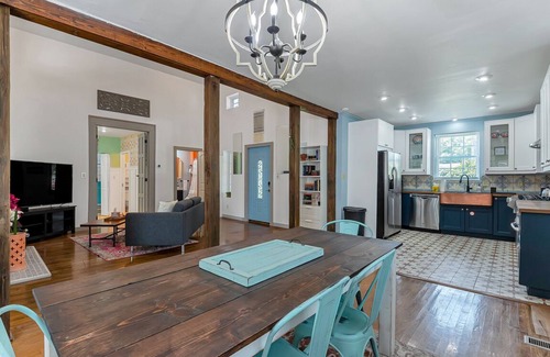 Norfolk House | Enchanting Spanish Style Casita: Child-Friendly Retreat