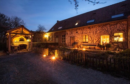 Dranouter Hotel | Discover Sparhof: Family-Friendly Retreat with Great Reviews