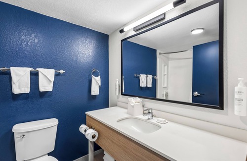 Alpharetta Hotel | Explore Country Inn & Suites in Alpharetta, GA - Top Amenities