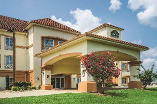 Brandon Hotel | Pet-Friendly Stay at La Quinta by Wyndham Brandon