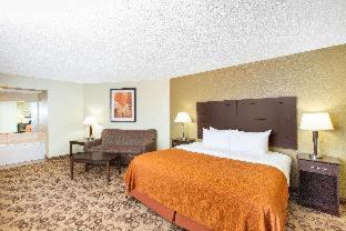 Cedar Falls Hotel | Pet-Friendly Retreat at AmericInn by Wyndham Cedar Falls