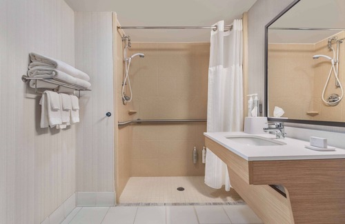 Executive Park Hotel | Inviting Spark by Hilton Charlotte Tyvola I-77 with Pool & Spa