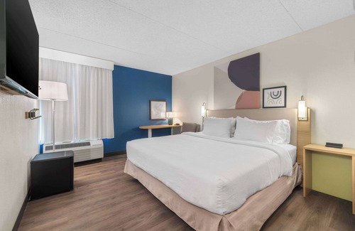 Briargate Hotel | Relax at Spark by Hilton Colorado Springs I 25 Central Hotel
