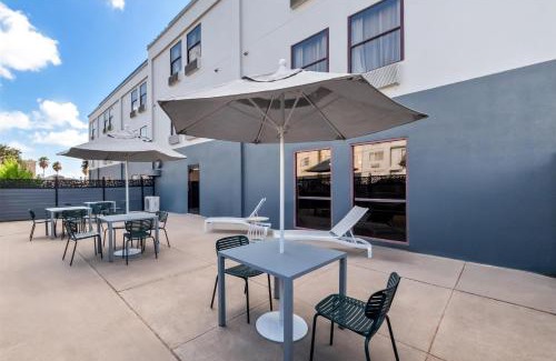 South Side Hotel | Relax at Country Inn & Suites, Corpus Christi with Pool Access
