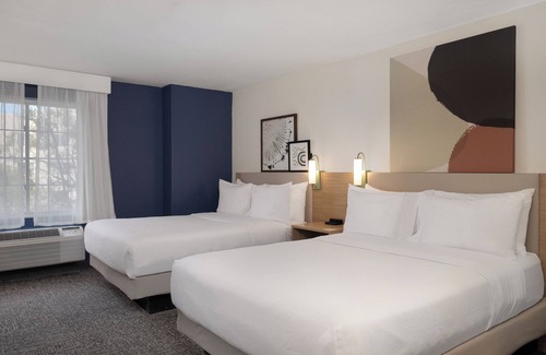 El Paso Hotel | Budget-Friendly Sleep Inn University with Pool & Spa Amenities
