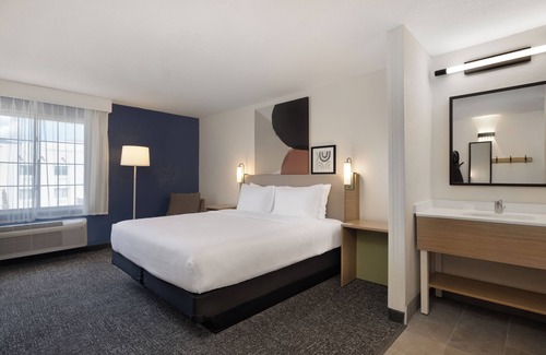 El Paso Hotel | Budget-Friendly Sleep Inn University with Pool & Spa Amenities