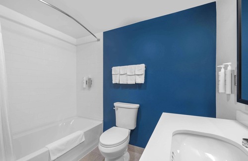 Fredericksburg Hotel | Discover Spark by Hilton Fredericksburg Southpoint