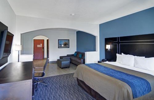 Galveston Hotel | Oceanfront Retreat at Spark By Hilton Galveston
