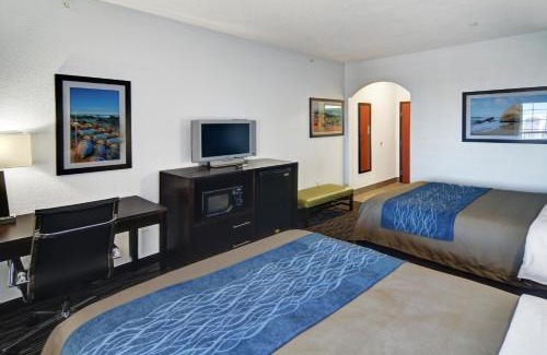 Galveston Hotel | Oceanfront Retreat at Spark By Hilton Galveston