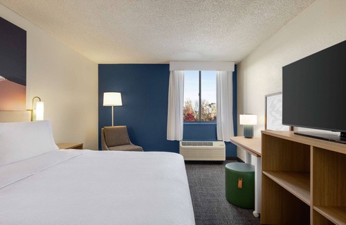 Germantown Hotel | Explore Spark by Hilton Germantown with Family-Friendly Amenities
