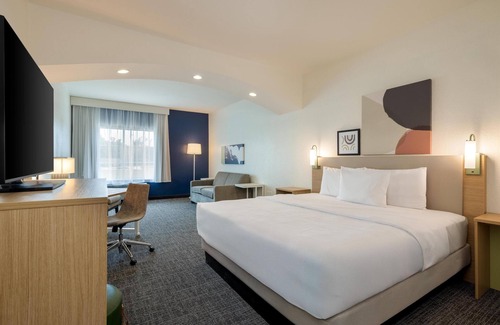 Hammond Hotel | Comfortable Stay at La Quinta Inn & Suites Hammond