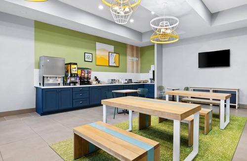 Homewood Hotel | Relaxing Stay at Country Inn & Suites, Homewood, AL