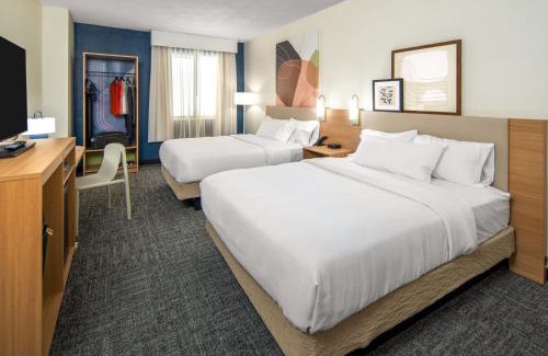 Kannapolis Hotel | Pet-Friendly Comfort Inn & Suites Kannapolis with Pool Access