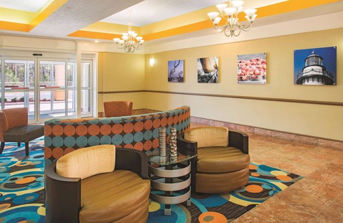 Kingsland Hotel | Discover La Quinta Inn & Suites: Pet-Friendly Escape