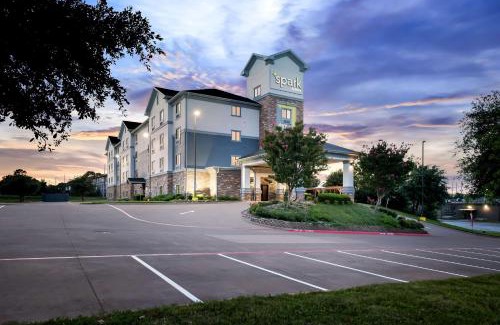 Longview Hotel | Pet-Friendly Retreat at Spark By Hilton Longview