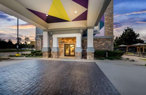 Longview Hotel | Pet-Friendly Retreat at Spark By Hilton Longview