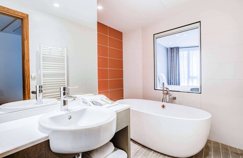 Le Bourg - Gare De Vaise Hotel | Discover Hotel ParkSaône: Relaxing Spa & Family-Friendly Stays