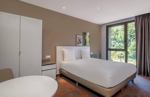 Le Bourg - Gare De Vaise Hotel | Discover Hotel ParkSaône: Relaxing Spa & Family-Friendly Stays