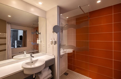 Le Bourg - Gare De Vaise Hotel | Discover Hotel ParkSaône: Relaxing Spa & Family-Friendly Stays