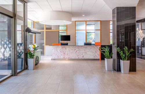 Le Bourg - Gare De Vaise Hotel | Discover Hotel ParkSaône: Pet-Friendly Stay with Breakfast