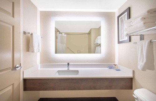 Mechanicsburg Hotel | Comfortable Stay at Wingate by Wyndham Mechanicsburg