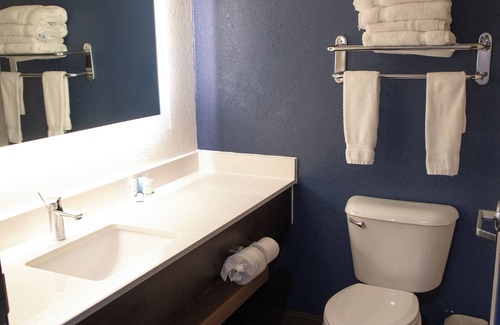 Mechanicsburg Hotel | Comfortable Stay at Wingate by Wyndham Mechanicsburg