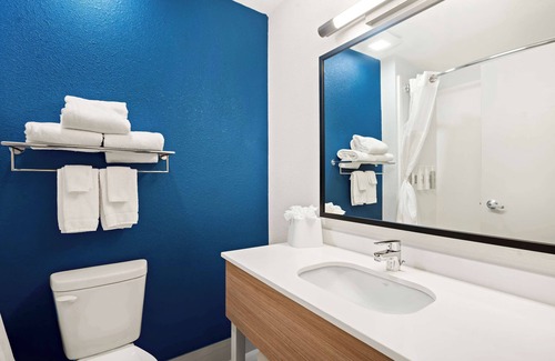 Quad Cities Hotel | Convenient Stay at AmericInn by Wyndham Moline Airport