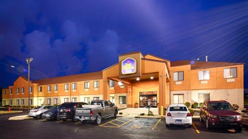 Oak Forest Hotel | Family-Friendly Chicago Southland Hotel with Pool and Hot Tub