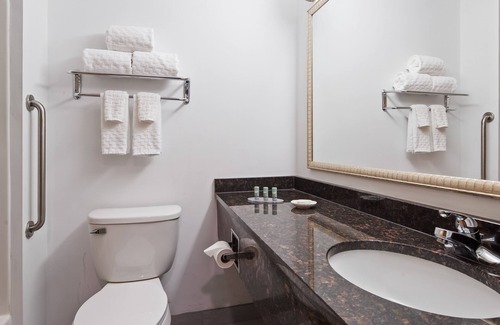 Oak Forest Hotel | Affordable Comfort at Chicago Southland Hotel with Spa & Dining