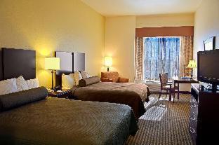 Phoenix Hotel | Inviting Legacy Inn & Suites with Pool and Hot Tub Access