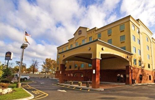 Rahway Hotel | Modern Comfort at Spark by Hilton Rahway with Pool Access