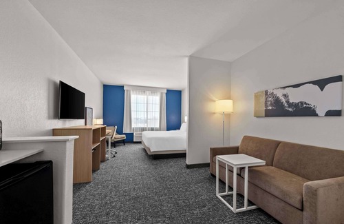 Selma Hotel | Comfort Inn & Suites Selma - Ideal for Family Getaways