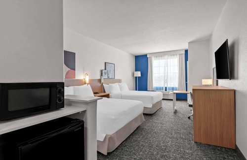 Selma Hotel | Comfort Inn & Suites Selma - Ideal for Family Getaways