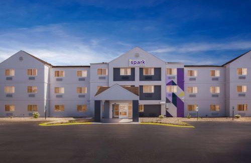 Springfield Hotel | Family-Friendly Spark by Hilton Springfield Southwest Getaway