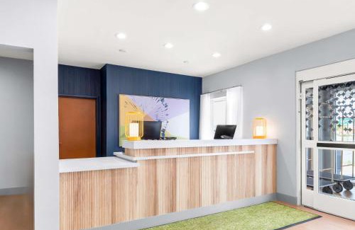 Springfield Hotel | Family-Friendly Spark by Hilton Springfield Southwest Getaway