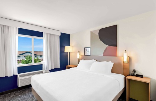 Springfield Hotel | Modern Comfort at Spark by Hilton Springfield Southwest