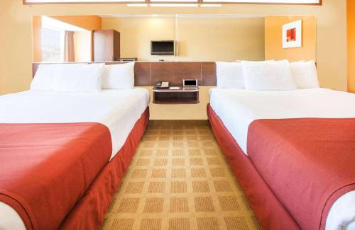 Stillwater Hotel | Comfortable Microtel Inn by Wyndham Stillwater for Families