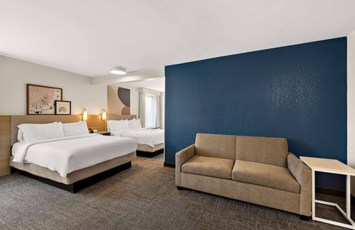 Tifton Hotel | Discover Spark by Hilton Tifton: Rated 9.2 with Pool & Dining