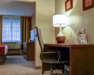 Tucson Hotel | Convenient Comfort Suites Airport Tucson with Pool Access