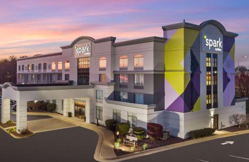 Winchester Hotel | Discover Spark By Hilton Winchester: Pet-Friendly Retreat