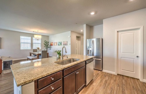 Henderson House | Inviting Poolside Retreat with Spa in Inspirada!