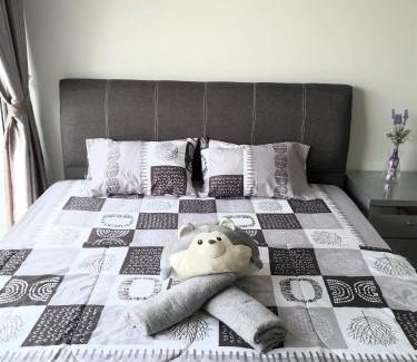 Jenjarom House | Immaculate Homestay @ Kota Kemuning - Rimbayu, 4-Star Stay