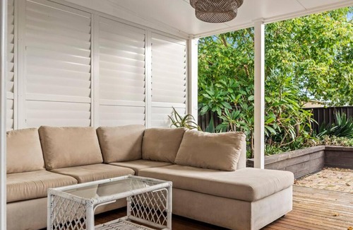 Shellharbour House | Modern Holiday Home in Shellharbour - Pet Friendly Retreat