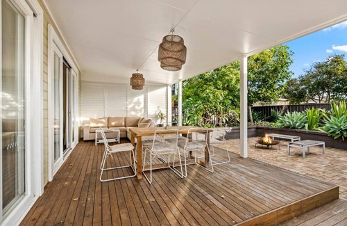 Shellharbour House | Modern Holiday Home in Shellharbour - Pet Friendly Retreat