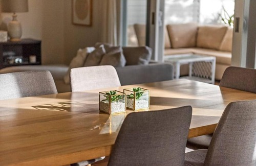 Shellharbour House | Modern Holiday Home in Shellharbour - Pet Friendly Retreat