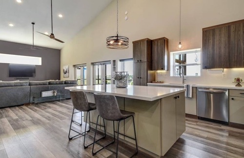 Johnson City House | Sparrow Ridge> Unparalleled Sunset Views, Private Texas Hill Country Retreat
