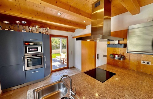 Vilanova I la Geltru House | Relax at Sparrow Villa with Pool & Spa in a Prime Area